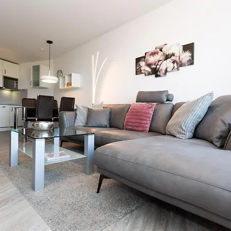 Lord Nelson App. 302 アパート